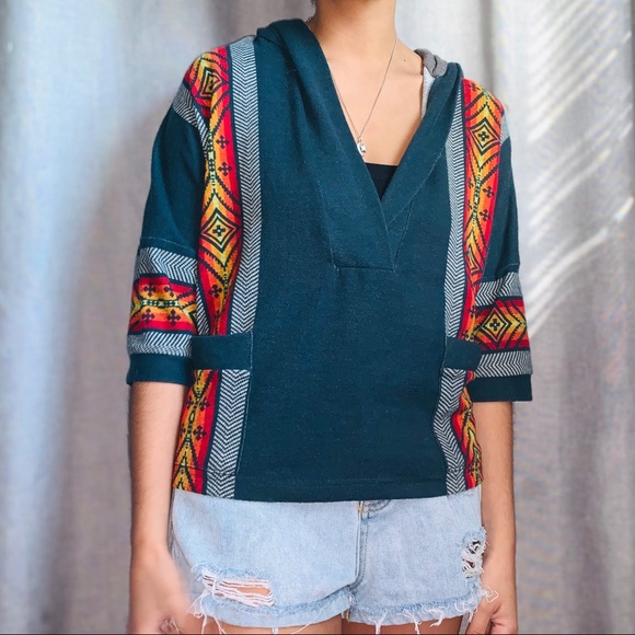 Forever 21 Tops - ✨BOGO FREE✨ Forever21 V-Neck Hood